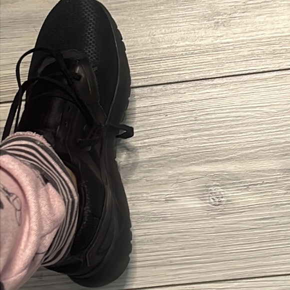 Sneaker - Adidas running shoes in EUC #SB5 - Picture 10 of 13